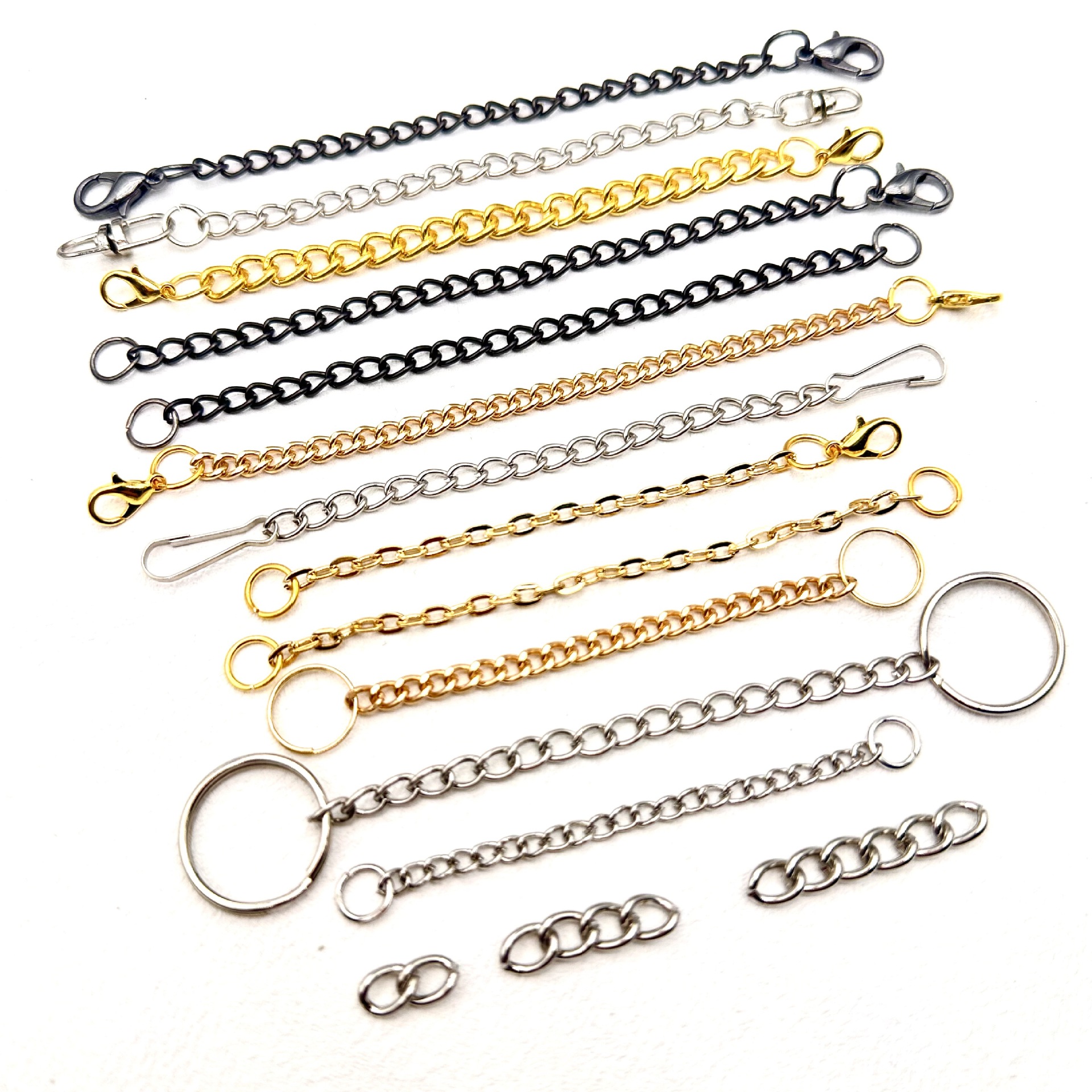 Various Handmade Chains in Stock, Iron and Aluminum Electroplating, Environmentally Friendly DIY Sectional Processing, Buckle Bags, Clothing Decorative Chain Accessories