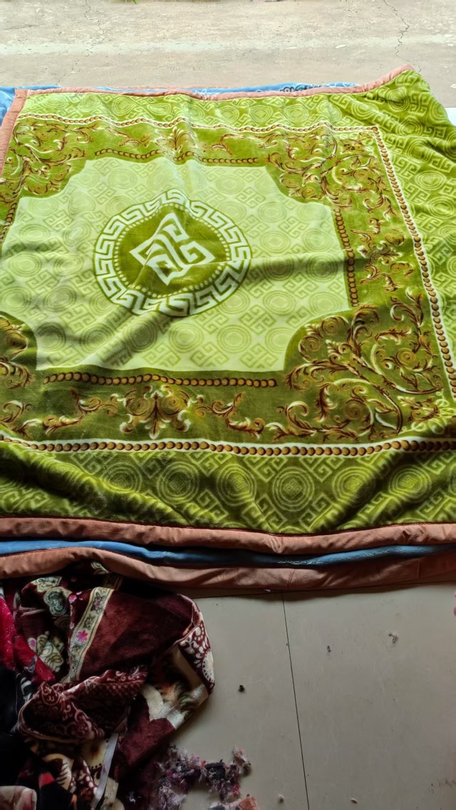 In-Stock Raschel Blanket Cloud Blanket Double-Layer Blanket 2.5-3kg Double 1.8- 2.2m Thickened and Enlarged