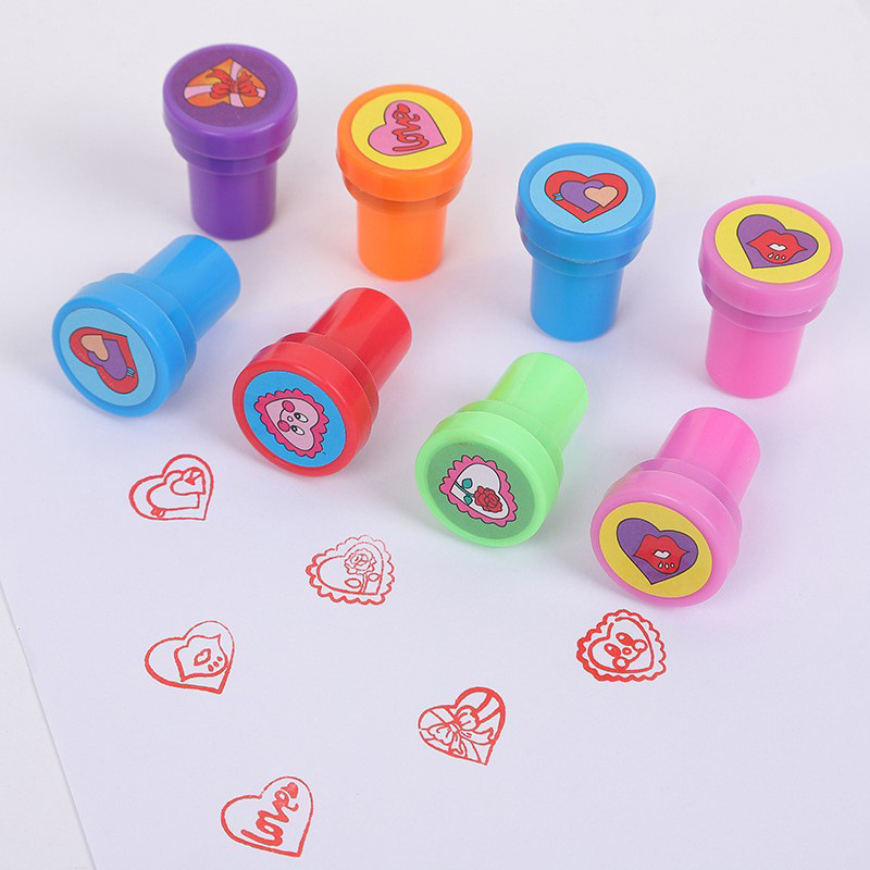 Cross-border e-commerce foreign trade wholesale Valentine's Day seal children's toy seal cute cartoon decorative gifts wholesale