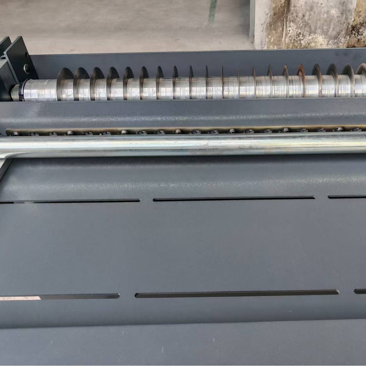 Factory Direct Supply Thick Material Integrated Slitting Machine Round Knife Striping Machine Rubber Striping Machine Leather Thick Material Slitting Machine