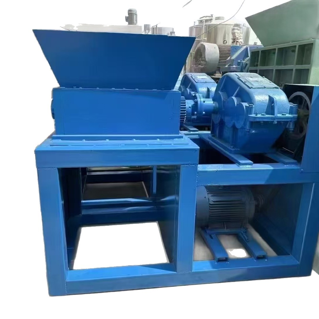 Brand New Model 600 Single-Drive Dual-Axis Shredder with 400 Reduction Gear, 15-Kilowatt Motor, Blade Thickness 123cm Qi
