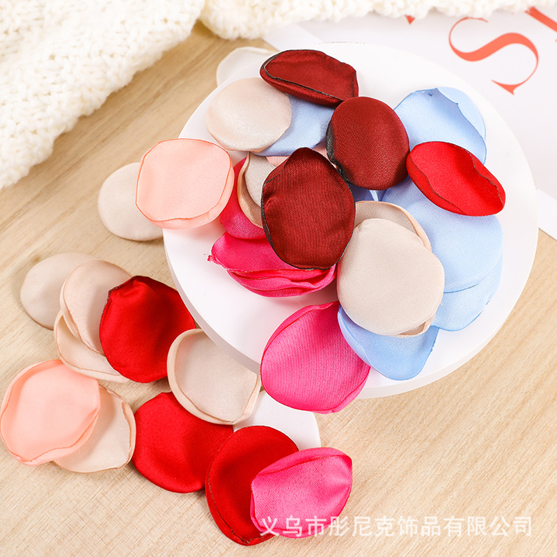 Кросс-бордер горячие продажи обожженная ткань имитированные розы искусственные лепестки декор для свадебной комнаты материалы аксессуары свадебные принадлежности