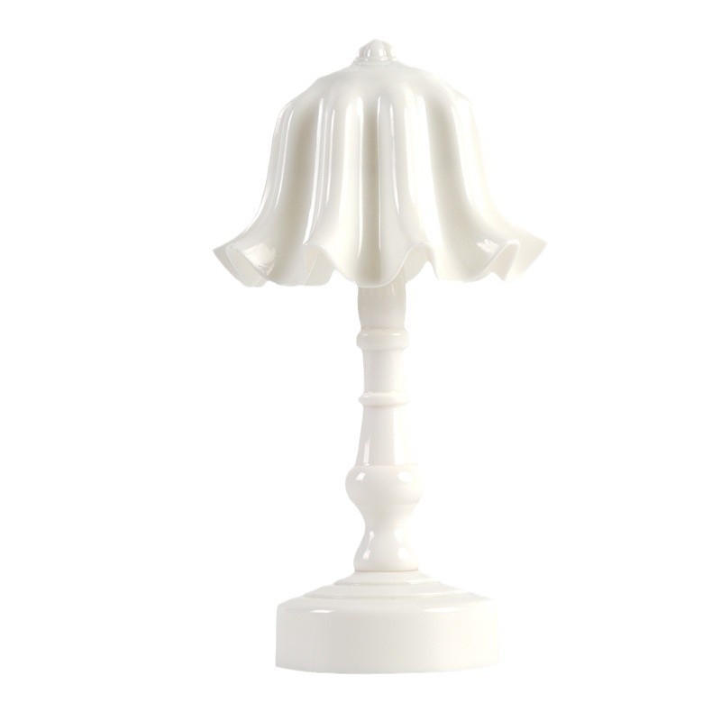 Cross-border European-style fine-grain small table lamp retro LED night light small palace lamp bedside bedroom decoration decoration atmosphere lamp