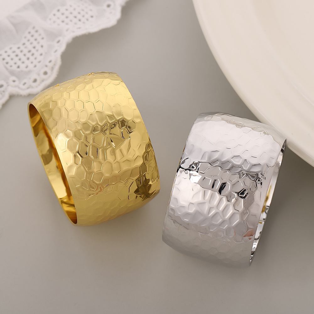 Cross-Border Creative Simple Metal Round Honeycomb Napkin Ring Hotel Table Decoration Napkin Buckle Cloth Ring