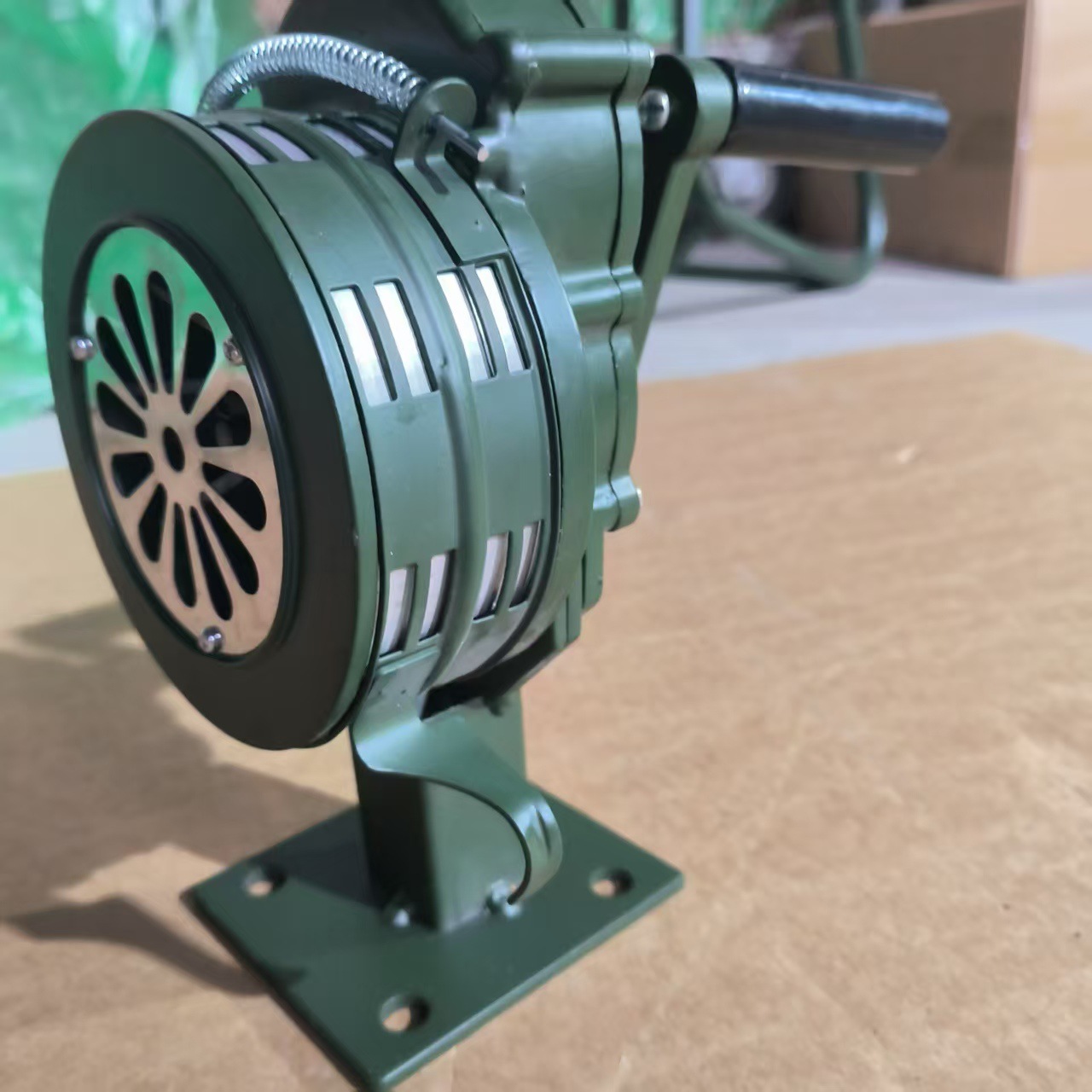 Changtai Hand-Cranked Alarm, Aluminum Alloy Material, Handheld Fire Alarm Lk-100A Hand-Cranked Alarm