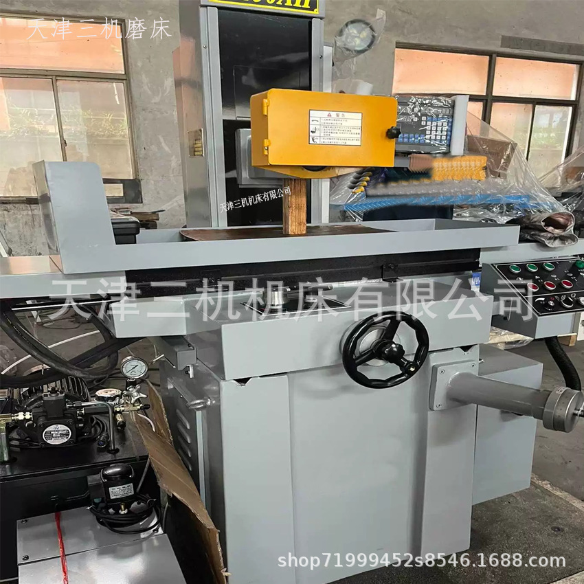 Гидравлический плоскошлифовальный станок Tianjin полуавтоматический 250 для обработки металла