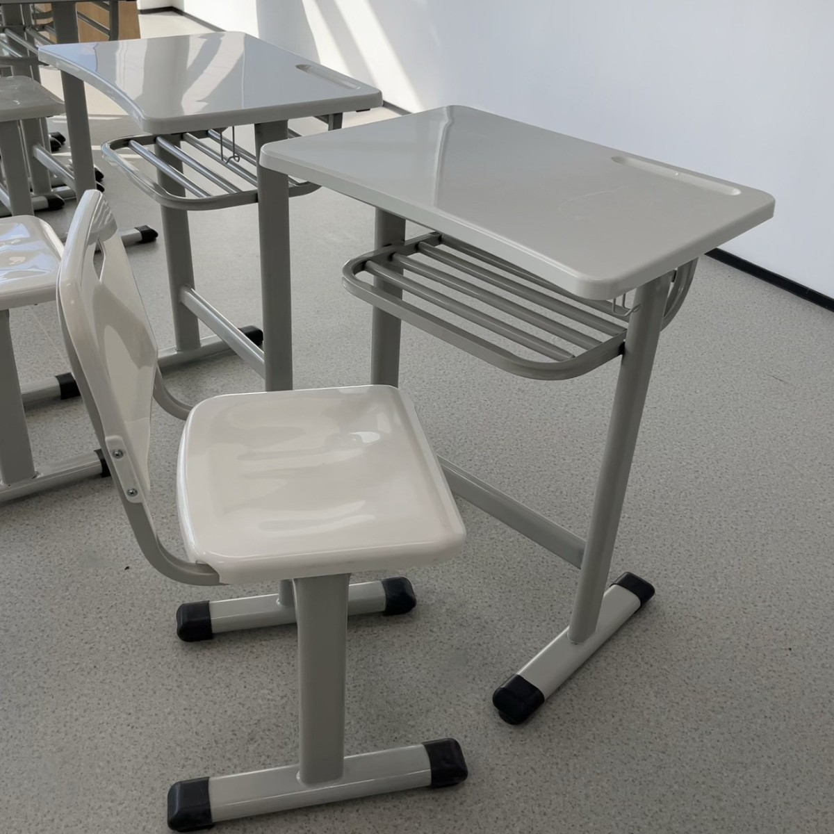 Abs Raw Materials for Excellent Education Xueersi Same Style School Desks and Chairs Training Institution Student Desk Educational Institution