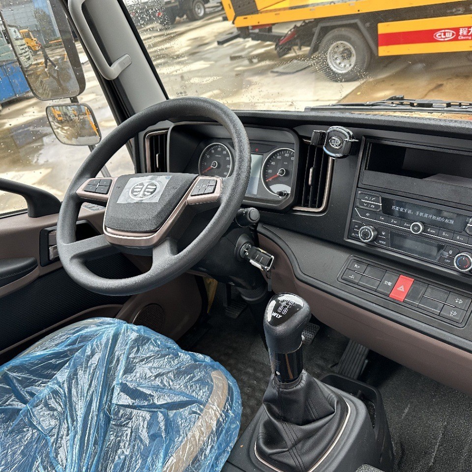 Jiefang 3 Tons, 5 Tons, 6 Tons Tow Truck Price Configuration Optional Road Rescue Vehicle to Pull Engineering Machinery Equipment