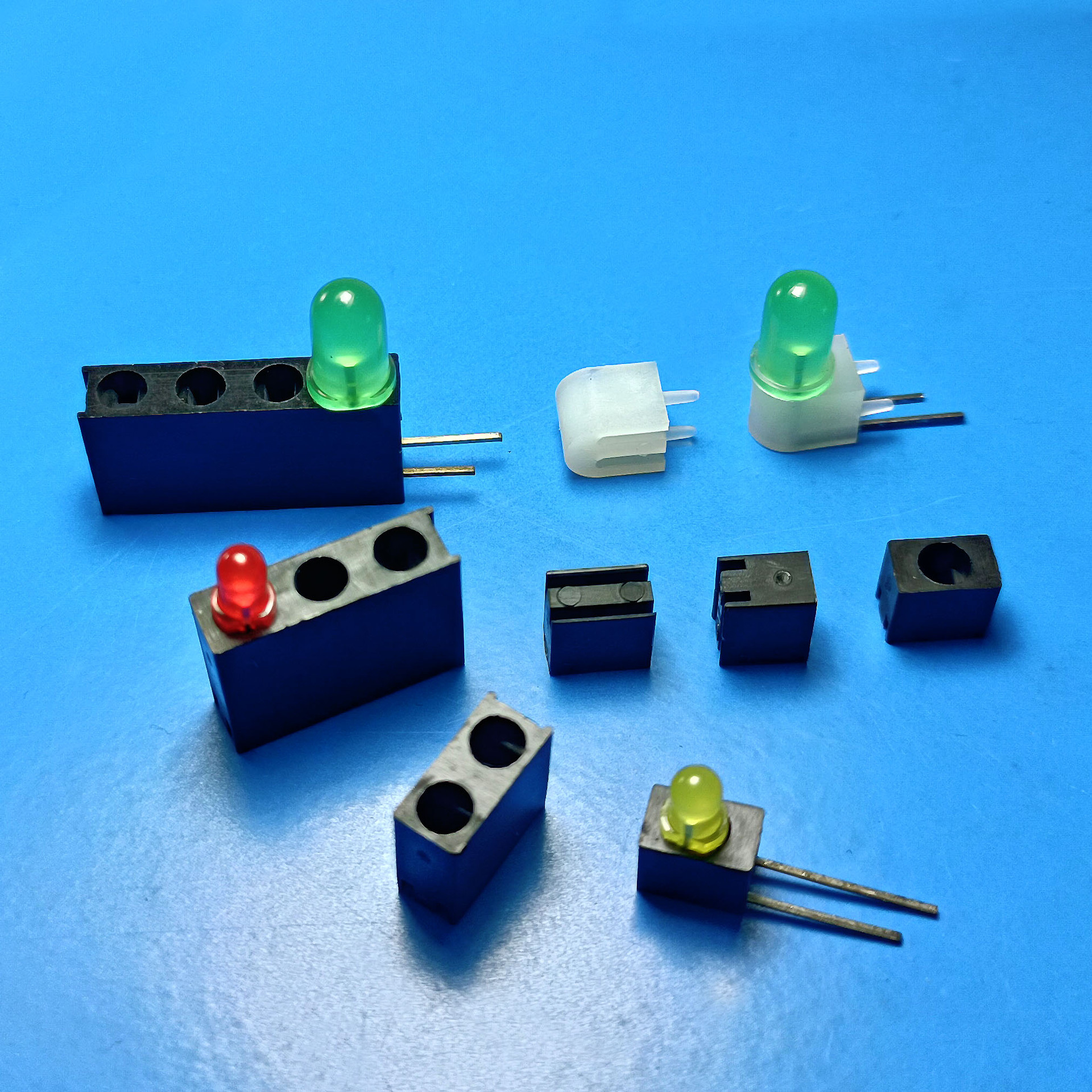 Wholesale double hole LED lamp holder LED isolation column LED indicator lamp holder diode lamp post LED round body pad high column