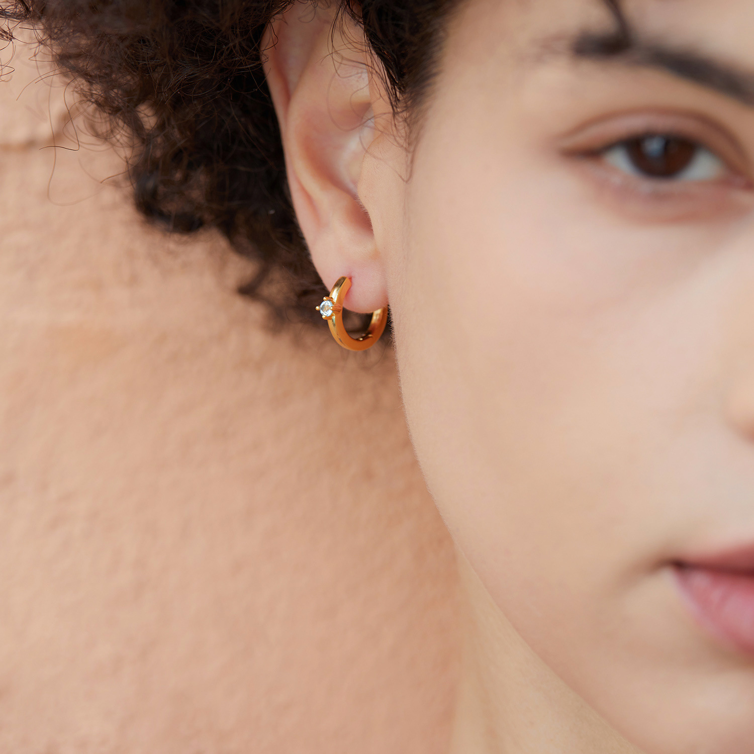 ● Korean Horse Print Heart ● S925 Silver Topaz Earrings, Simple Women's Versatile Daily Niche Design Cross-Border Earrings