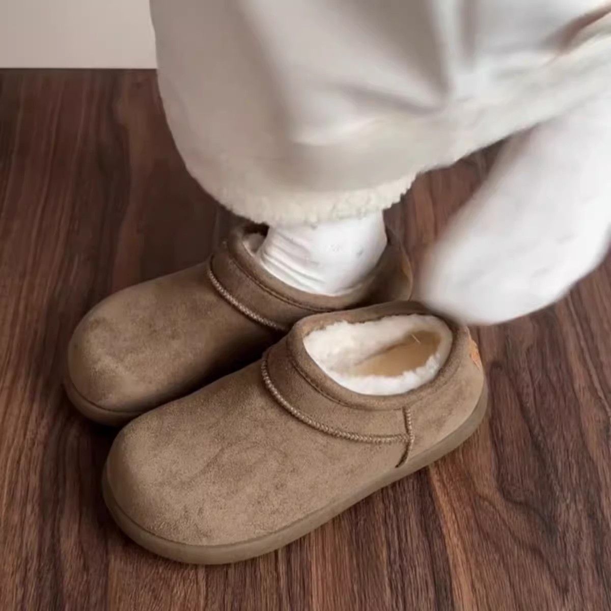 Удобные и легкие зимние сапоги для детей с плюшевой подкладкой, теплые, нескользящая резиновая подошва, обувь в стиле Birkenstock, хлопковые туфли, короткие нескользящие сапоги