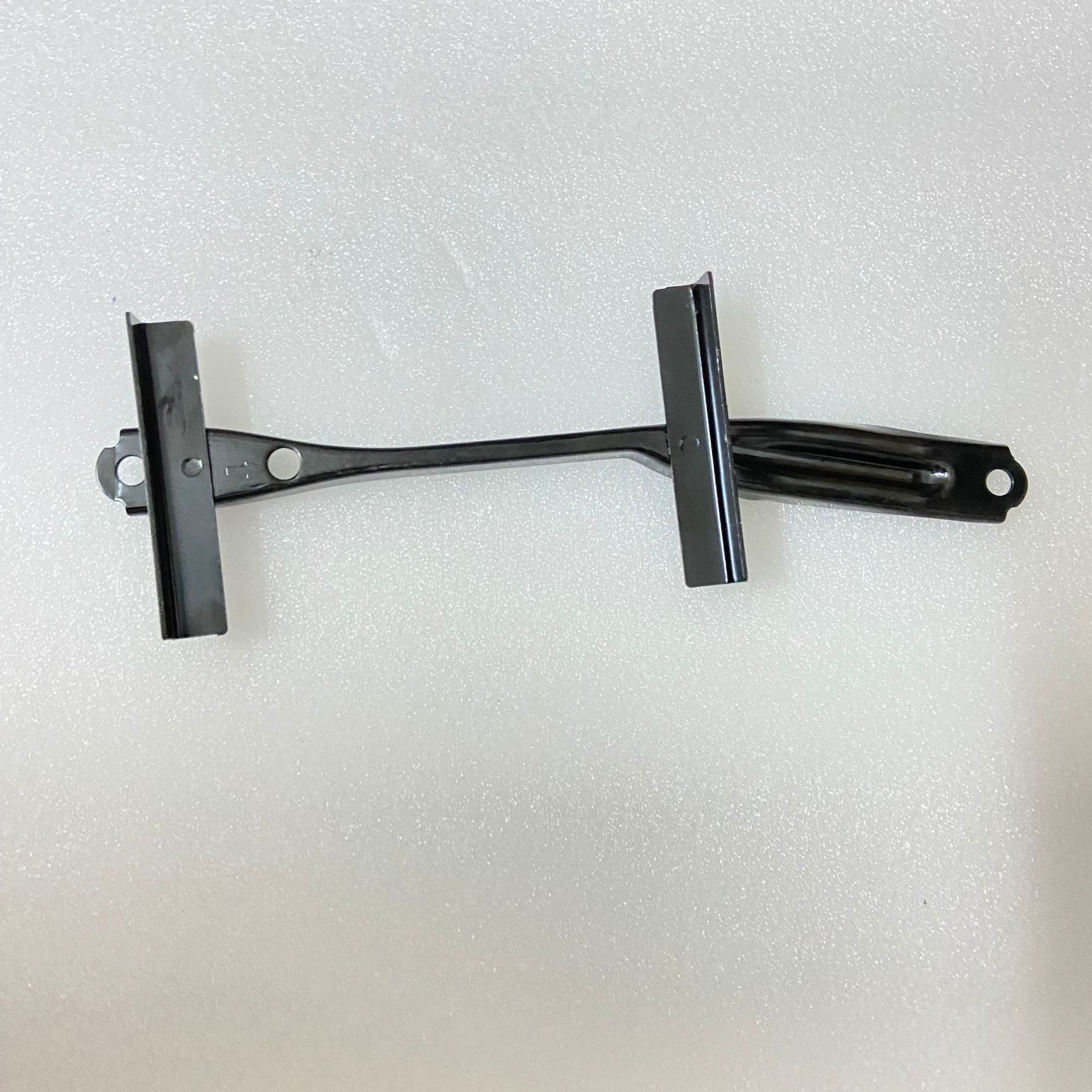 74404-08020 Is Suitable for Toyota Sienna Battery Bracket