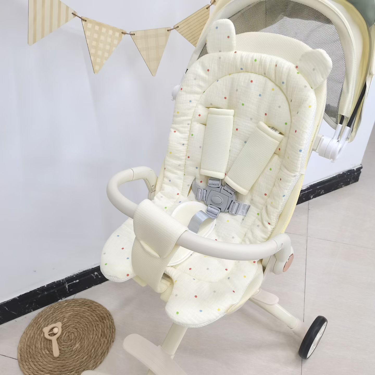 New Baby Stroller Seat Cushion, Stroller Pad for Walking Babies, Spring, Autumn, and Summer Gauze 3D Mesh Baby Dining Chair Cotton Cushion