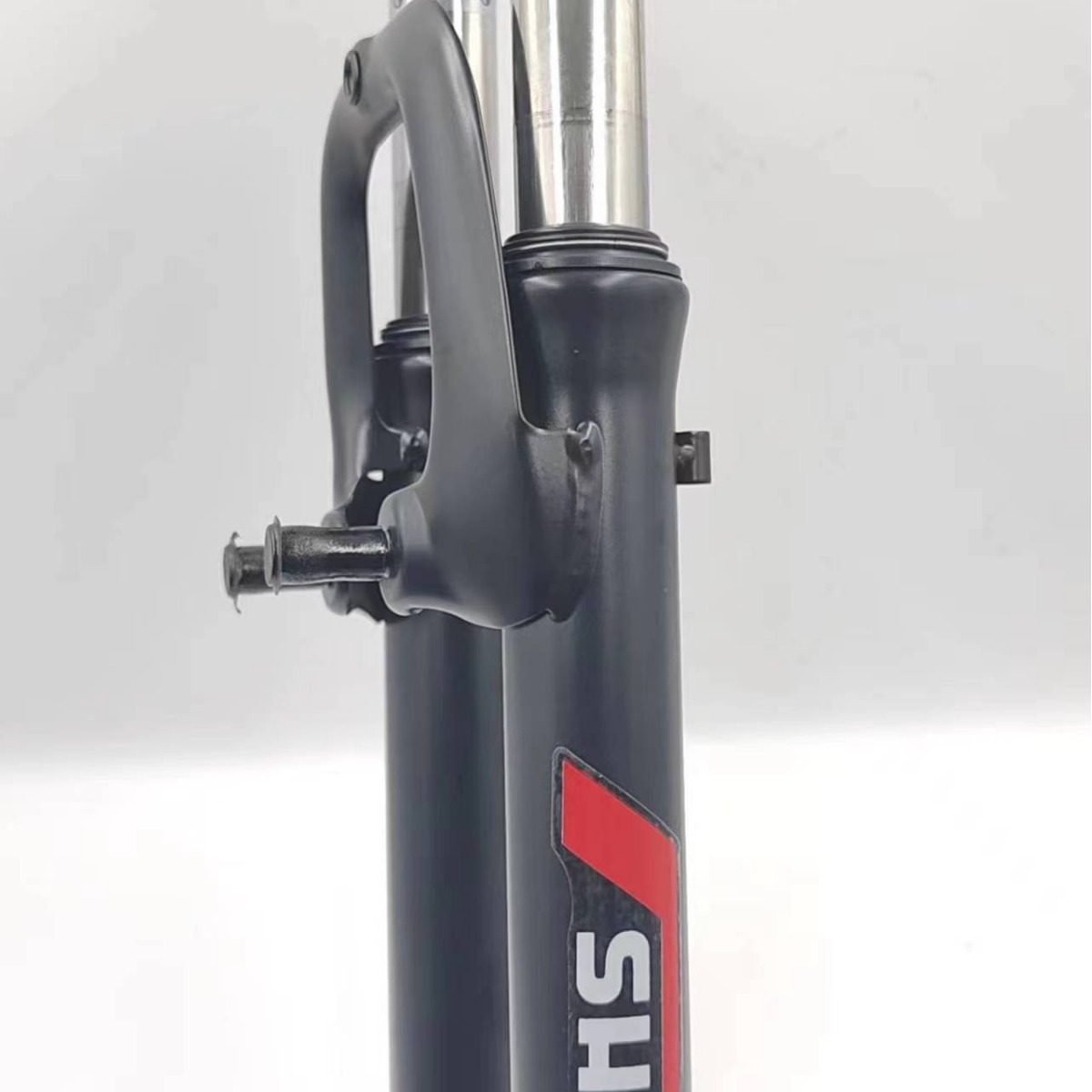 Shun'an 26-inch mountain bike iron bold disc brake v brake dual-purpose shock absorber non-grain front fork mountain bike accessories