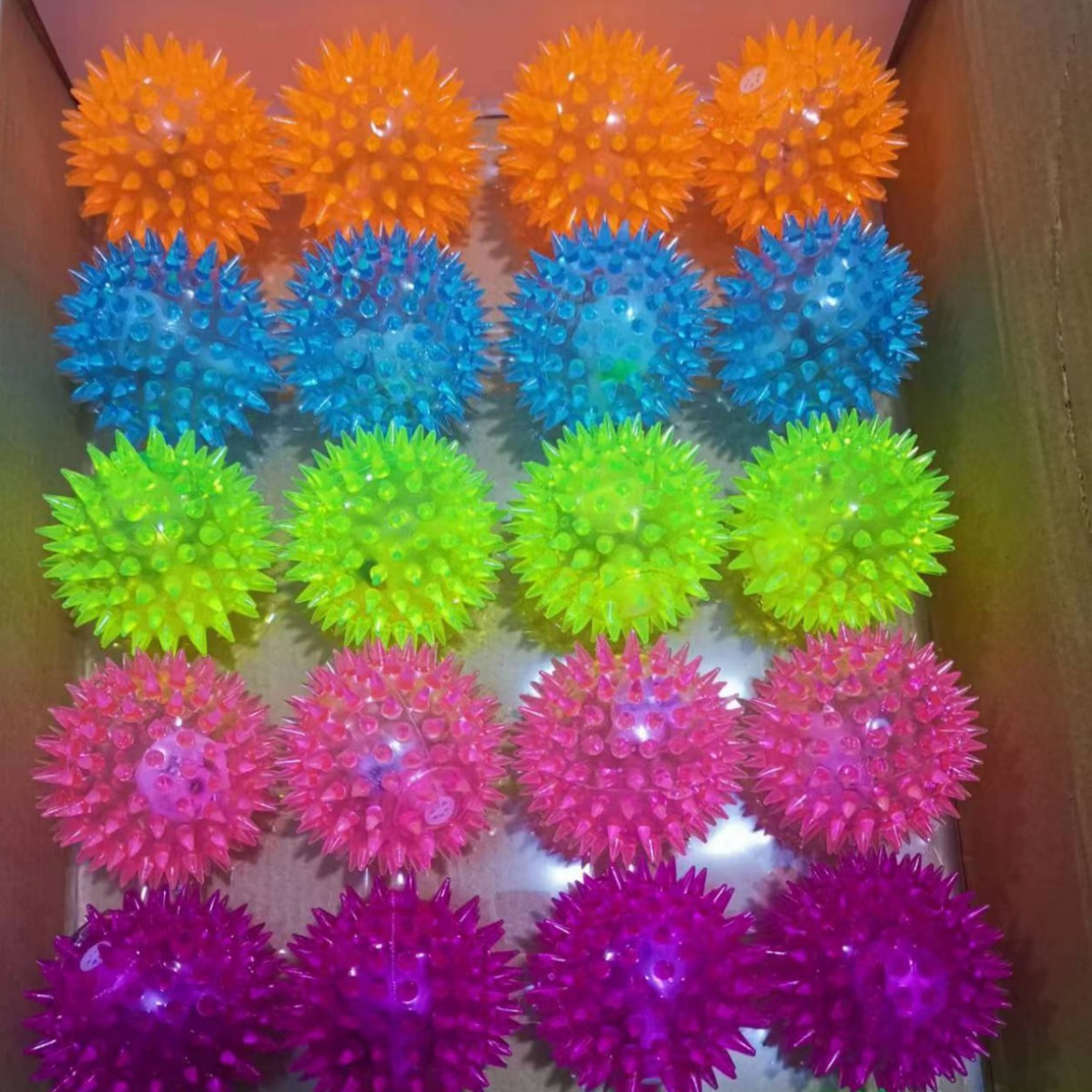 6.5cm Glitter Pinch and Bark with Luminous Long Burr Hedgehog Elastic Massage Ball Street Stall