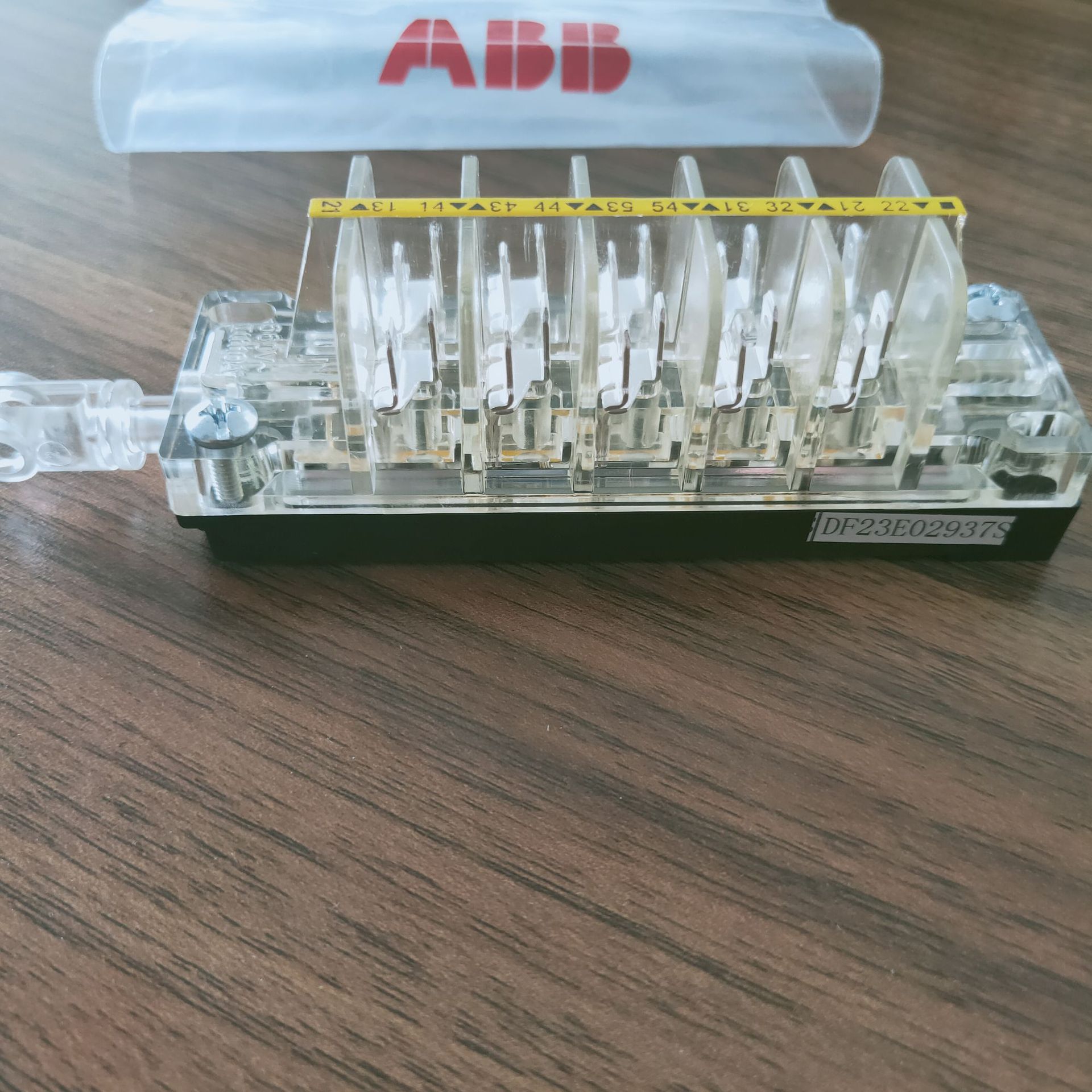 GCE7002397R0121 AUXILIARY SWITCH S3 3NO 2NC 4344