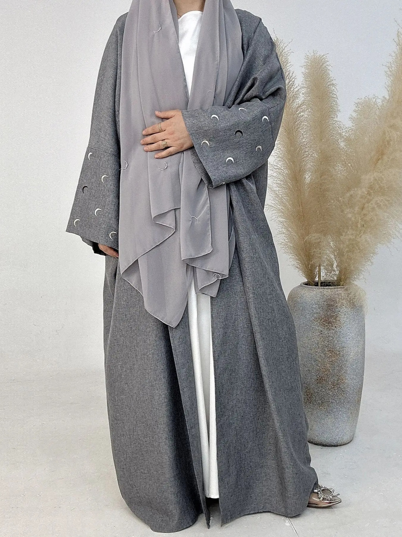 Embroidered Turkish Muslim New Style Dress Women's Loose Elegant Coat Moon Embroidery Robe Cardigan