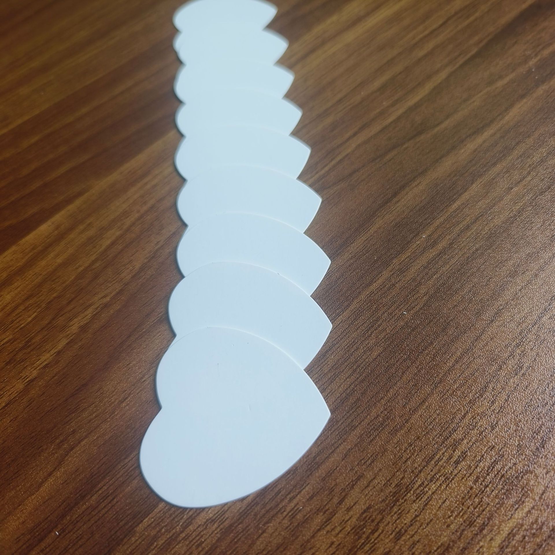 Heart-Shaped Paper Card, Irregular-Shaped Paper Card, Polygonal Paper Card, Printed Paper Card, White Paper Card in Stock