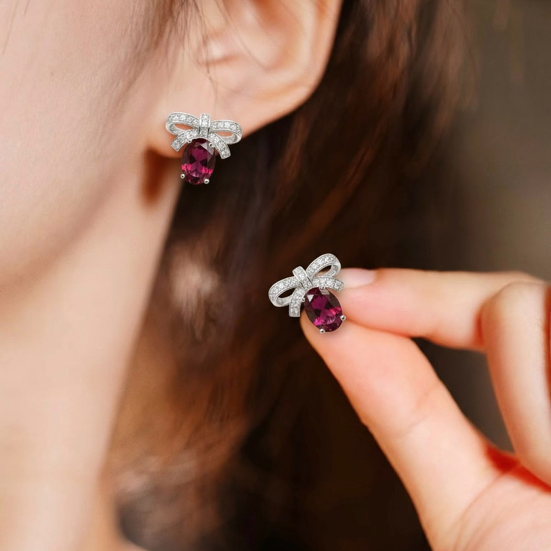 New Natural Sapphire Stud Earrings S925 Silver Inlaid Main Stone 4*6mm Versatile Trendy Popular Source Product