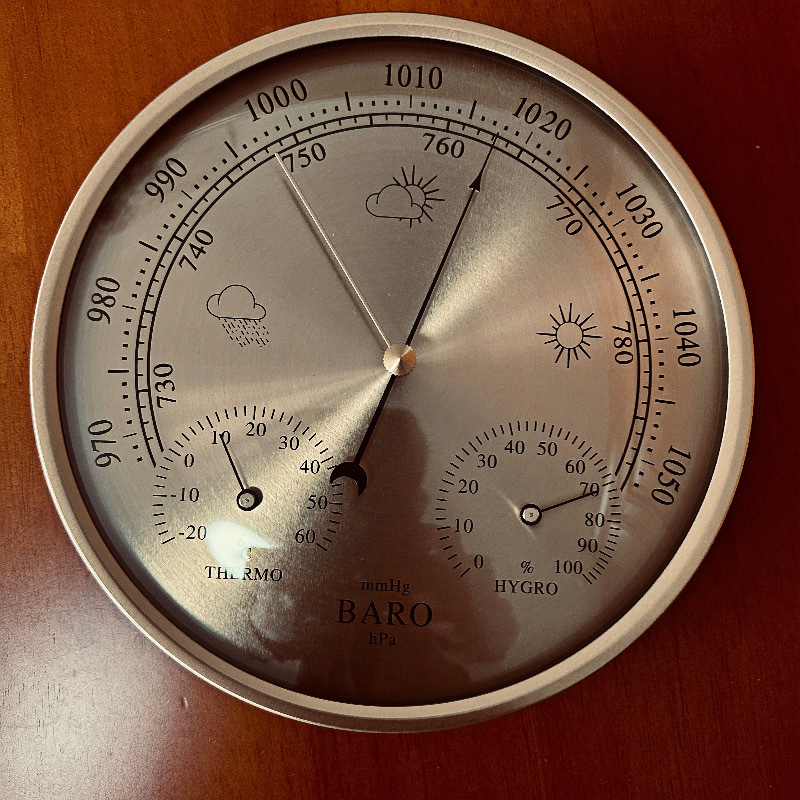 180mm temperature and humidity barometer degrees Fahrenheit degrees Celsius family weather station membrane box metal vacuum export cross-border