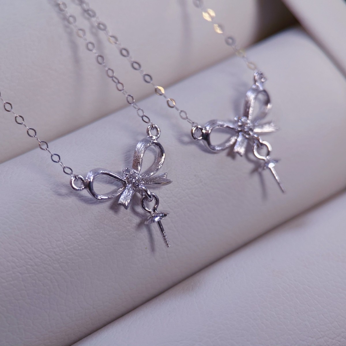 Platinum Pt900 Accessories Beautiful Girl Bow Chain Inlaid with Diamond D0.006Ct Reference Beads 9-10mm