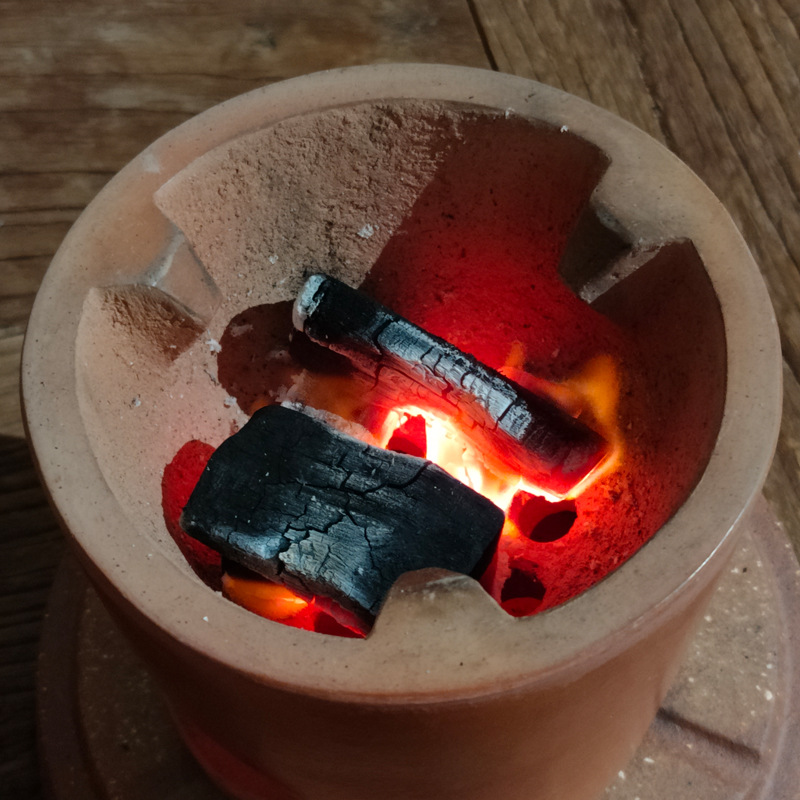 ✅ Kung Fu Tea Charcoal for Home Use, Quick-Burning Fruitwood Charcoal for Tea Room, Smokeless Charcoal Block Stove with Artemisia