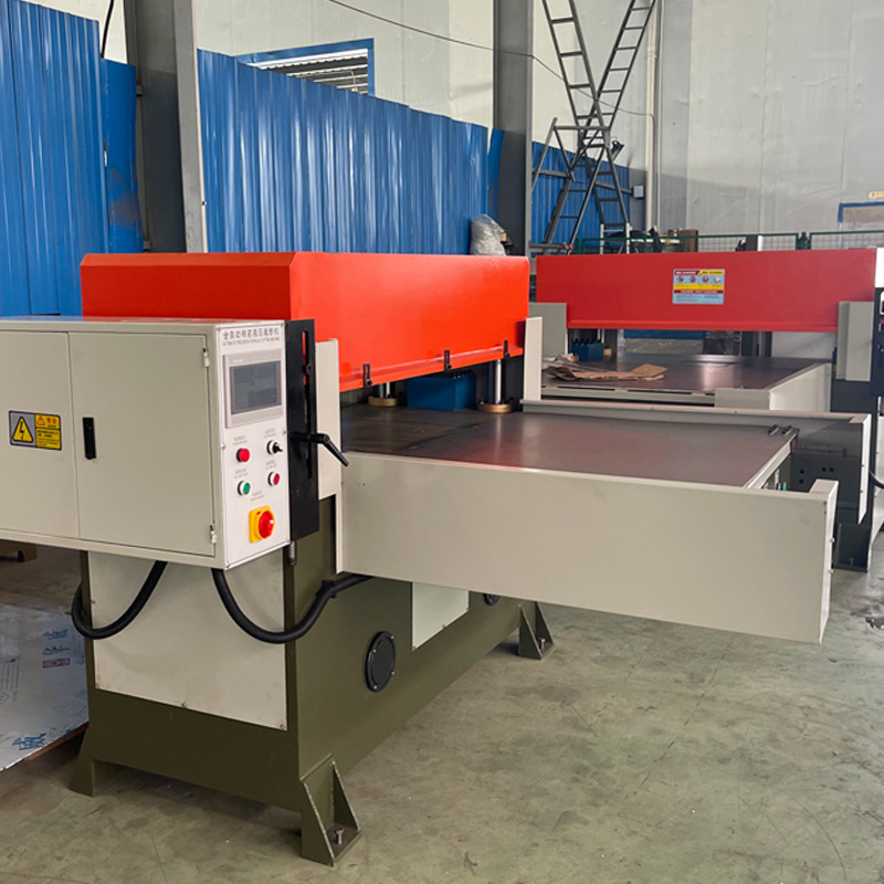 Full-automatic feeding and cutting machine Single-sided feeding and cutting machine blanking machine luggage blister machine cutting machine cutting machine