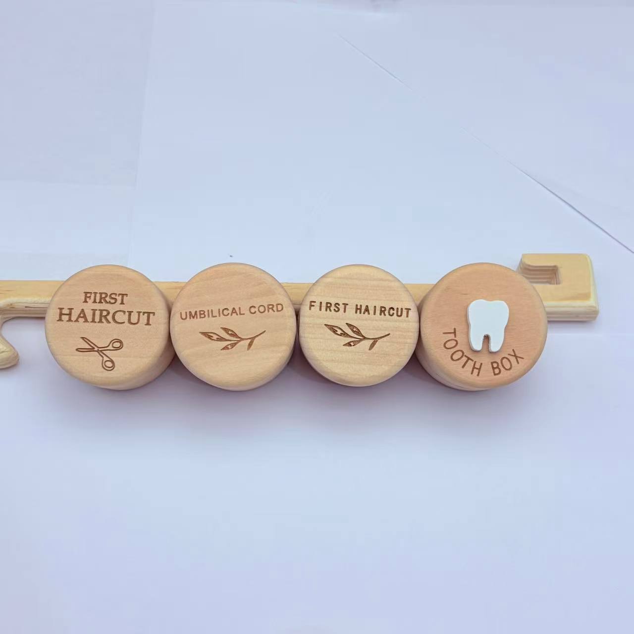 Round Jewelry Storage Box for Deciduous Teeth, Solid Wood, Can Be Engraved to Commemorate Baby's Deciduous Teeth and Lanugo Hair Jewelry, Ear Stud Storage Wooden Box