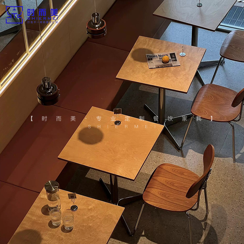 Кафе в средневековом стиле, стол и стулья, комбинация, стол для молочного чая и десертов, коммерческий, из массива дерева, простой маленький квадратный стол