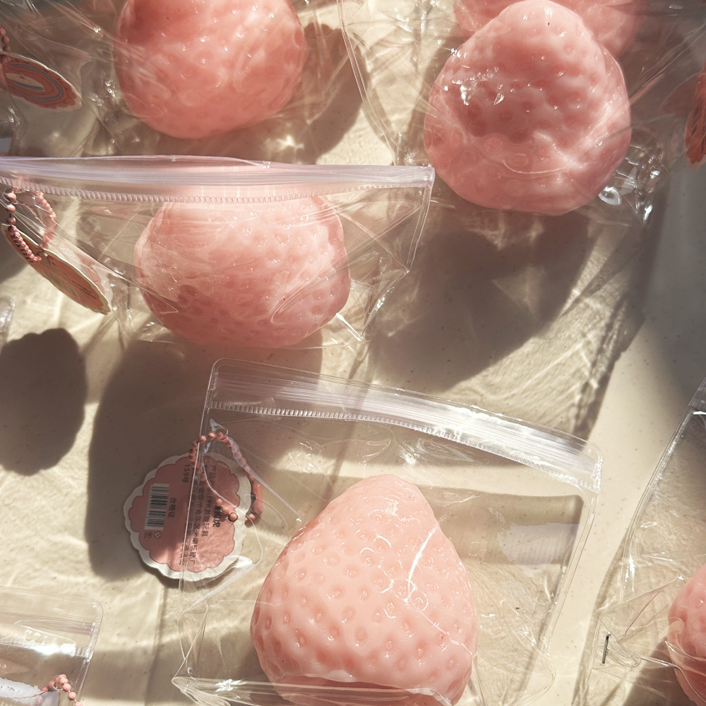 Little Red Riding Book Explosions Solid Oil Everbright Strawberry Pinch Le Soft Rotten Imitation Silicone Feel Decompression Vent Toys Wholesale