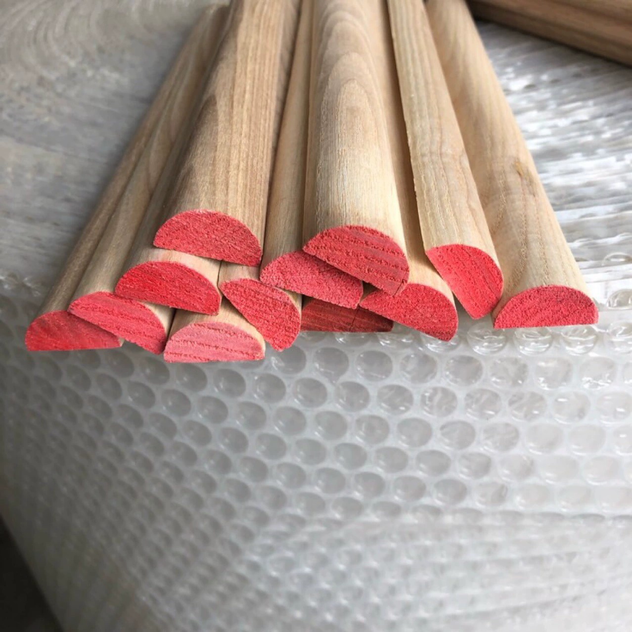 Оптовая продажа полукруглых изделий из массива дерева, прямая поставка от завода, товары для фоторамок, потолочные бревенчатые линии обработки