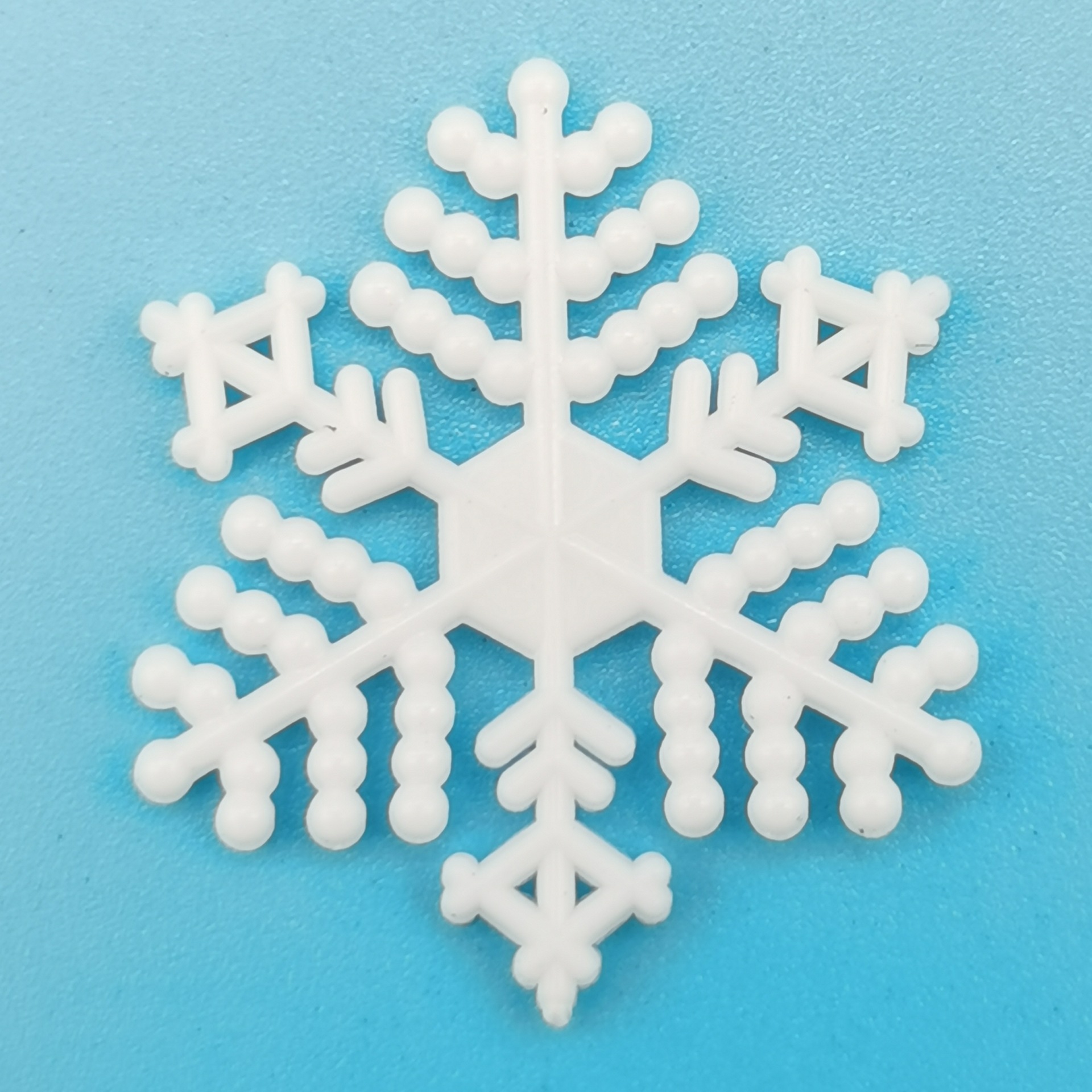 Christmas Decoration White Electroplated Gold and Silver Snowflake DIY Christmas Tree Pendant Factory Direct Sales in Various Specifications