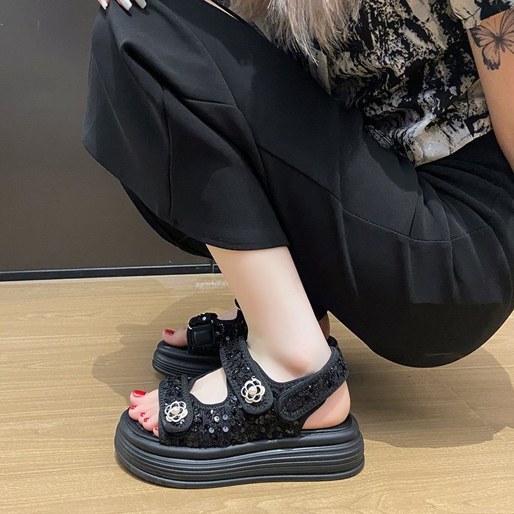 Black Thick-Soled Small Fragrant Sandals for Women 2025 Spring New Casual Versatile Sports Comfortable Beach Shoes for Women