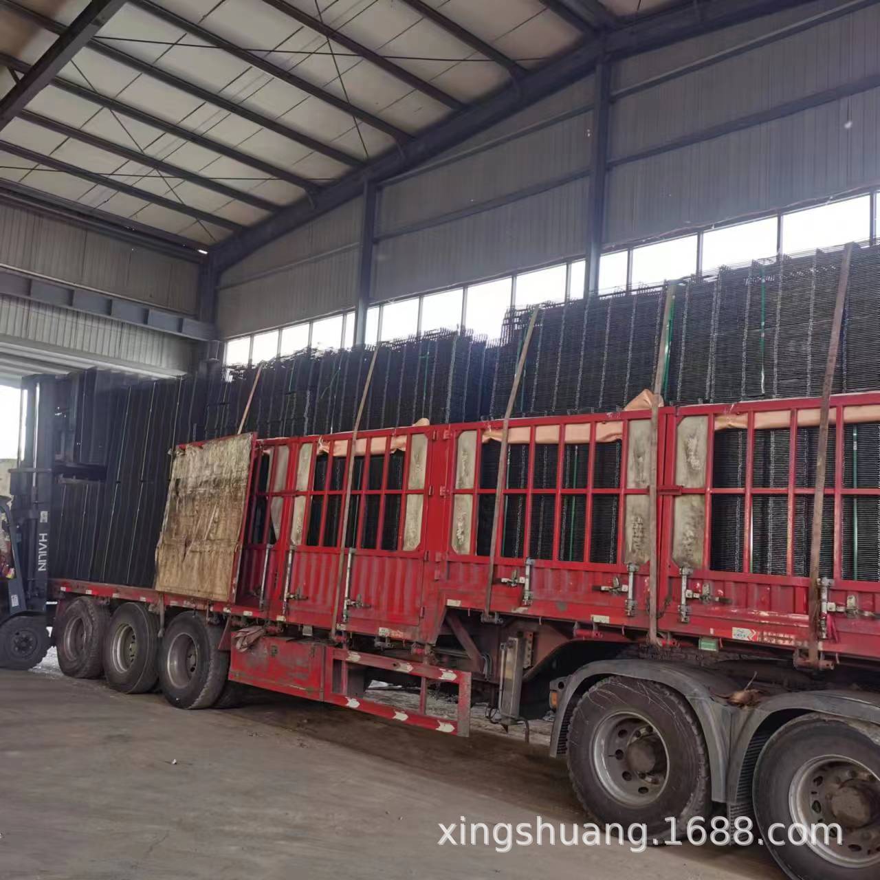 Manufacturer of Construction Mesh, Floor Heating Mesh, Butt Welded Mesh, Galvanized Mesh, Welded Mesh, Bridge Steel Mesh