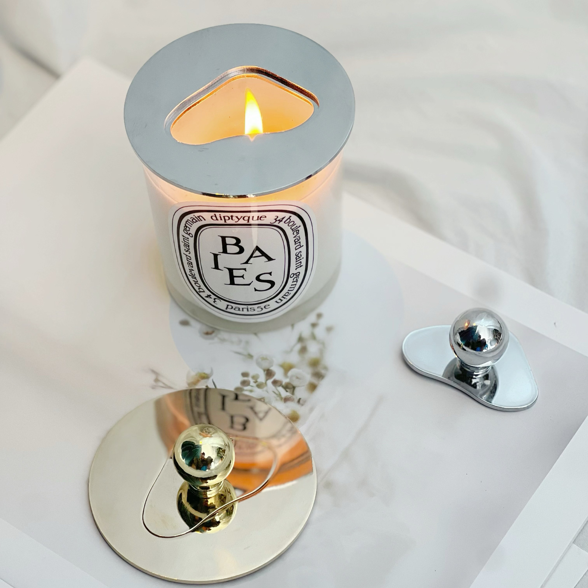 Two-In-One Aromatherapy Candle Smart Cover Can Prevent Dust, Prevent Concave Heat Accumulation, Prevent Wall Hanging Memory Ring 8cm Universal Candle Extinguishing Cover