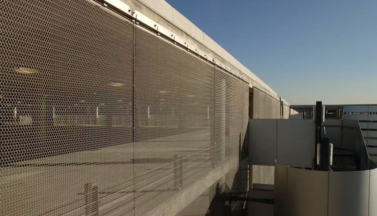 Metal Woven Decorative Mesh Hotel Restaurant Screen Partition Stretched Metal Stainless Steel Mesh Curtain Wall Mesh Manufacturer