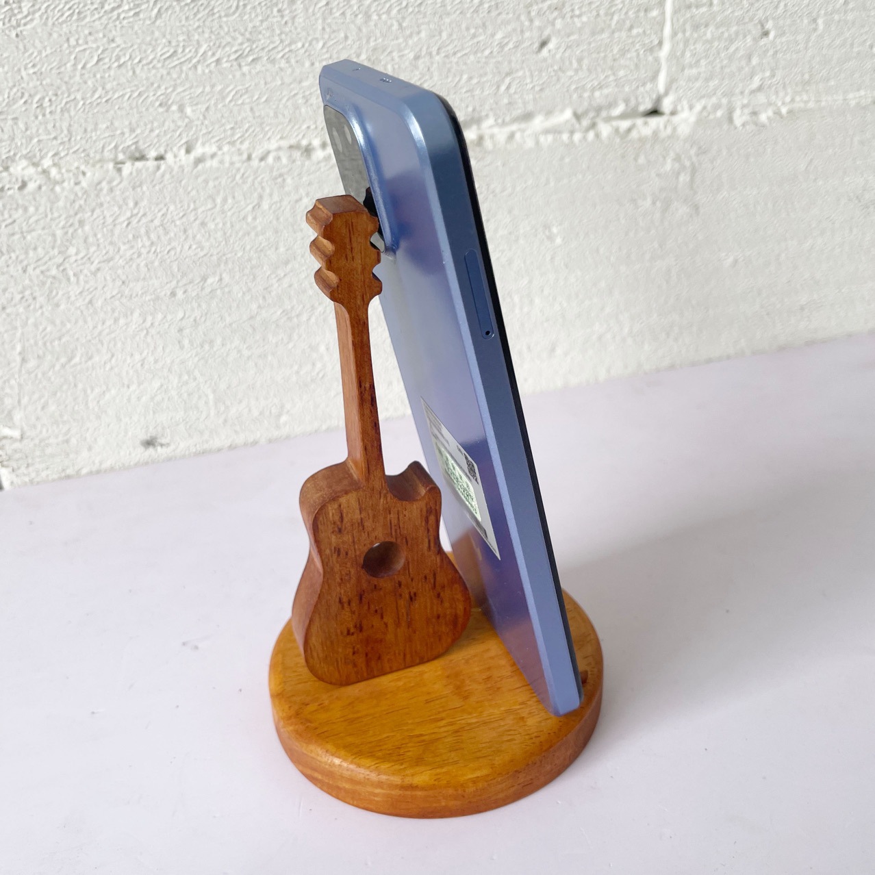 Wholesale High Quality Personalized Mobile Phone Holder Solid Wood Violin Desktop Decoration Office Desk Decoration Wooden