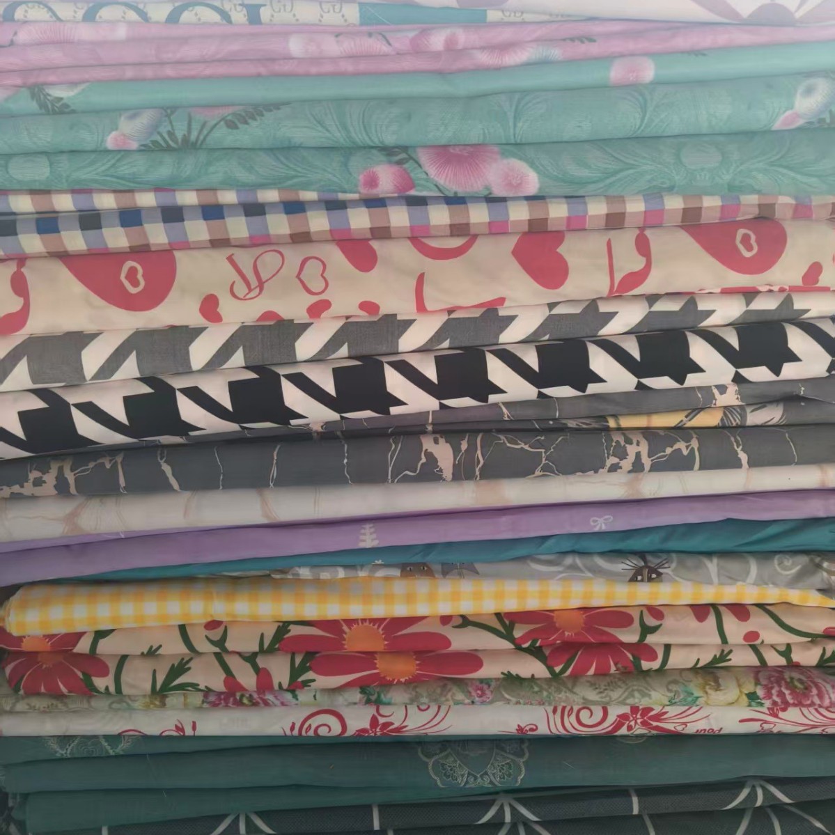 Ткань с имитацией батик, остатки, оптовая продажа, может продаваться тоннами