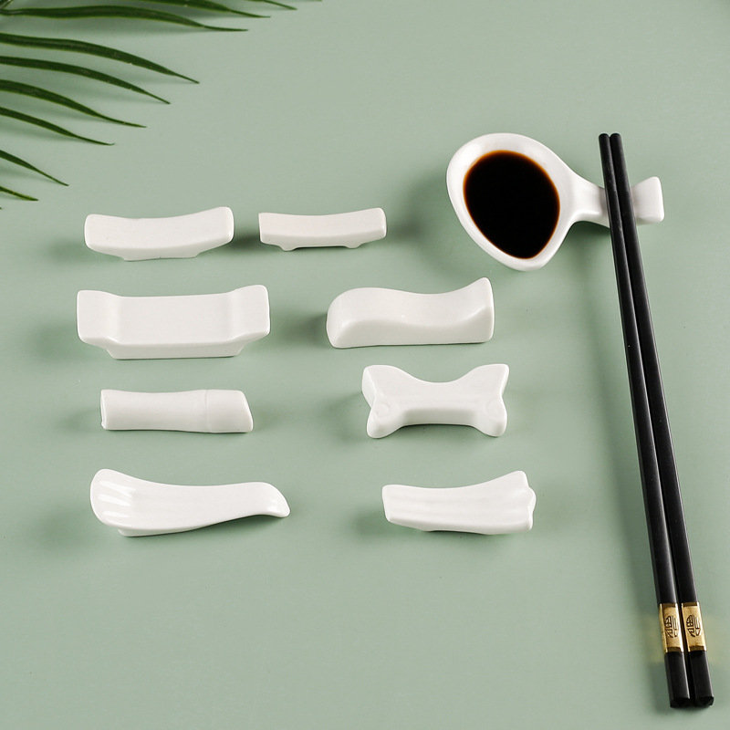 Wholesale pure white ceramic chopsticks holder dual-use chopsticks holder multi-purpose chopsticks pillow spoon holder spoon chopsticks holder hotel Table tableware