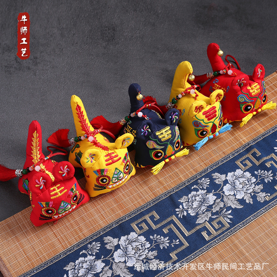 Шаньси народный традиционный грубый тканевый тигр маскот Вэньчуан кукла тканевая кукла игрушка с вышивкой молния