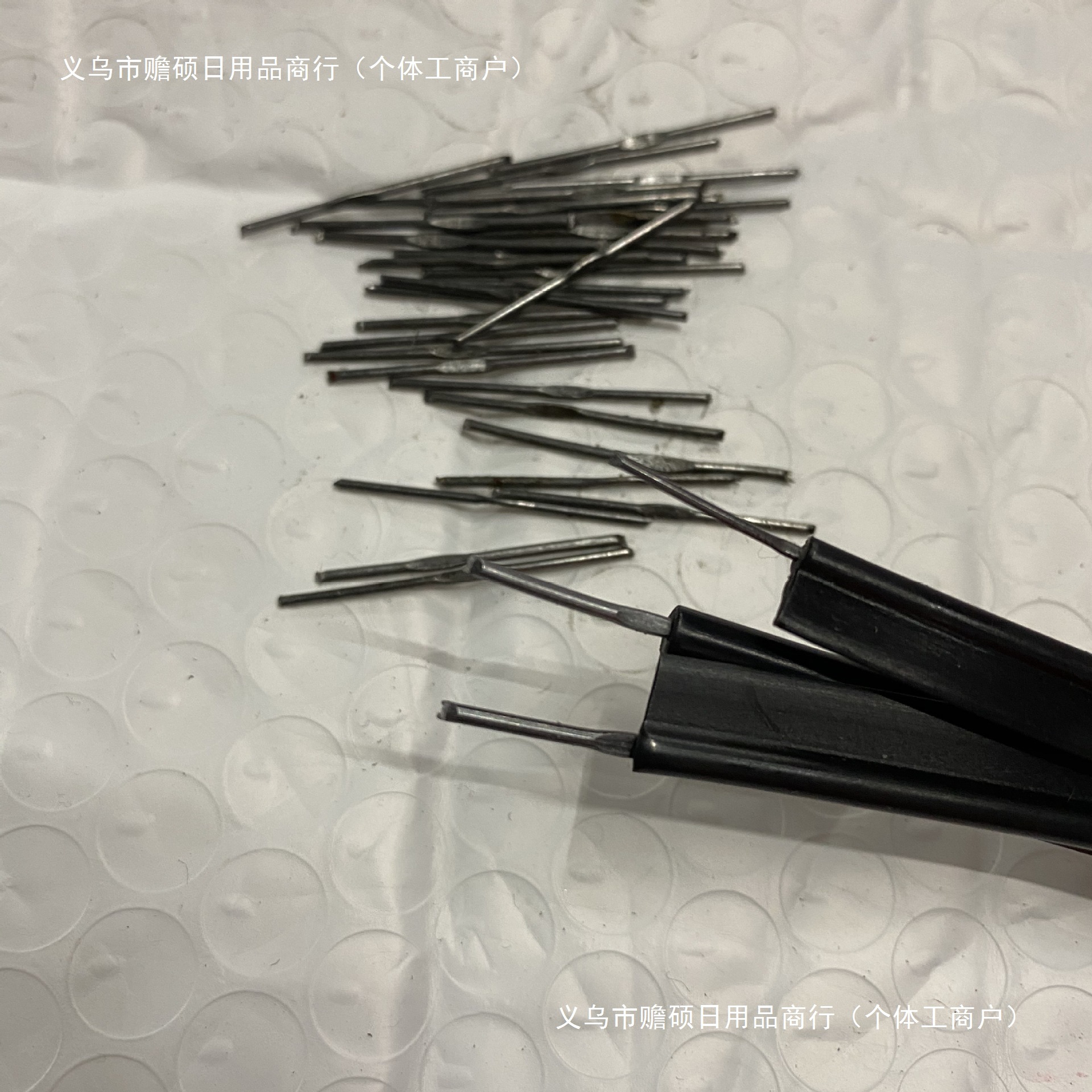 Стальные иглы с встраиваемыми резиновыми костями для соединений багажа