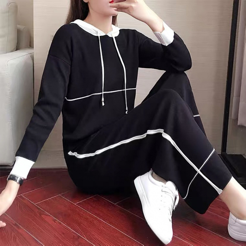 (Second Set of Official Photos) Zhigong Woolen Autum 2024 New Long-Sleeved Loose Women's Hooded Fashionable Outfit Slimming Look