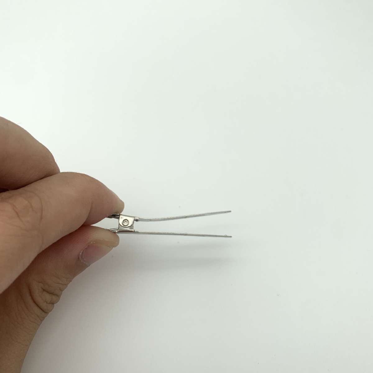 Small Hair Styling Clips, Single Prong Clips, Direct Sales from the Manufacturer, Hair Clip Accessories, Hot-Selling in Europe and America, Electroplated Pointed Clips