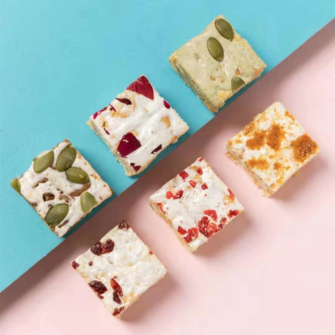 Montebon Snowflake Crispy Cheese Inner Mongolia Specialty Cranberry Strawberry Crispy Pastry Food Snack with Rich Milky Flavor