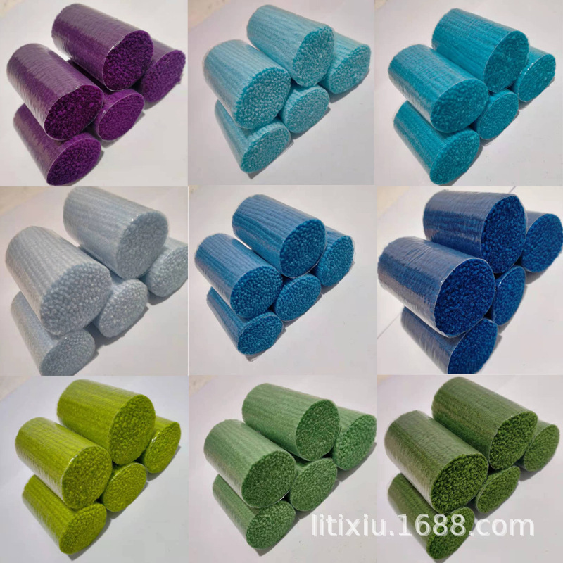 Acrylic wool for three-dimensional embroidery has been cut at 5.7cm per roll.