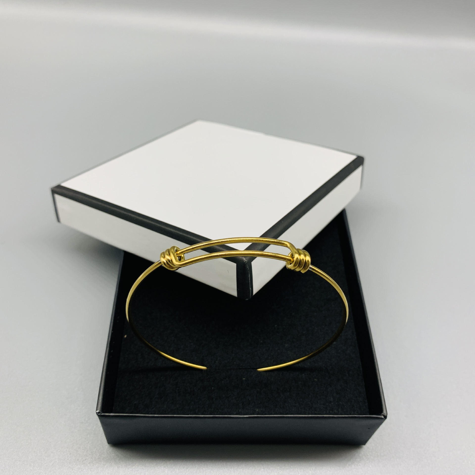 Real Gold Electroplated 18K Gold Bow Bracelet, Personalized Versatile Elegant Bracelet, Simple Popular Style Titanium Steel Bracelet