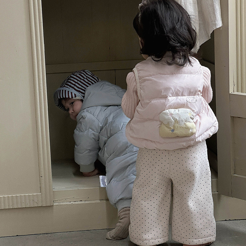 Зимний пуховик без рукавов для девочек с мультяшным принтом, легкая верхняя одежда для девочек, 90% белого утиного пуха, теплый жилет для маленьких детей, категория а