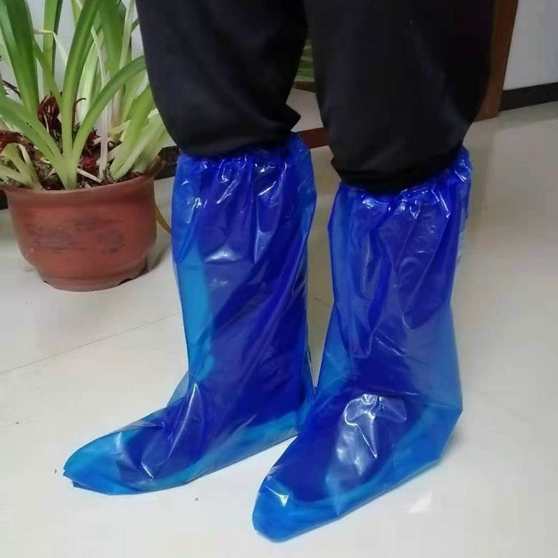 Disposable thickened waterproof shoe cover farm isolation anti-fouling boot cover outdoor plastic PE rain shoe type foot cover wholesale