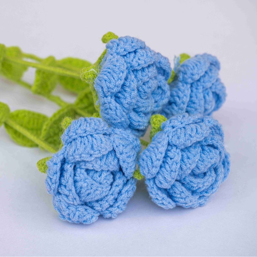 Hand-Crocheted Red Rose Pink Finished Product Blue Enchantress Confession Bouquet Home Decoration Valentine's Day Gift