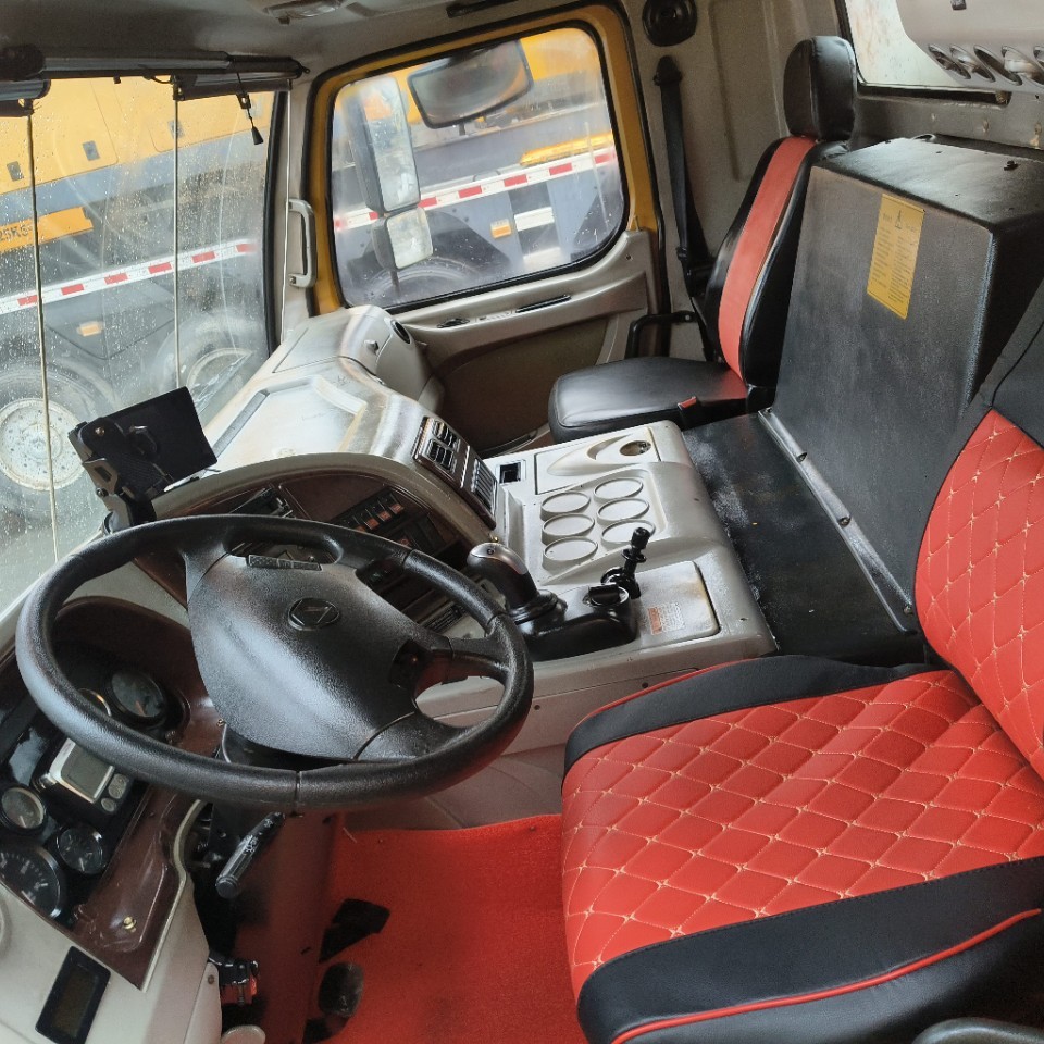 Specializing in Xcmg New 160-Ton Truck Crane, 110-Ton Crane, Second-Hand Export Export Lifting Machinery